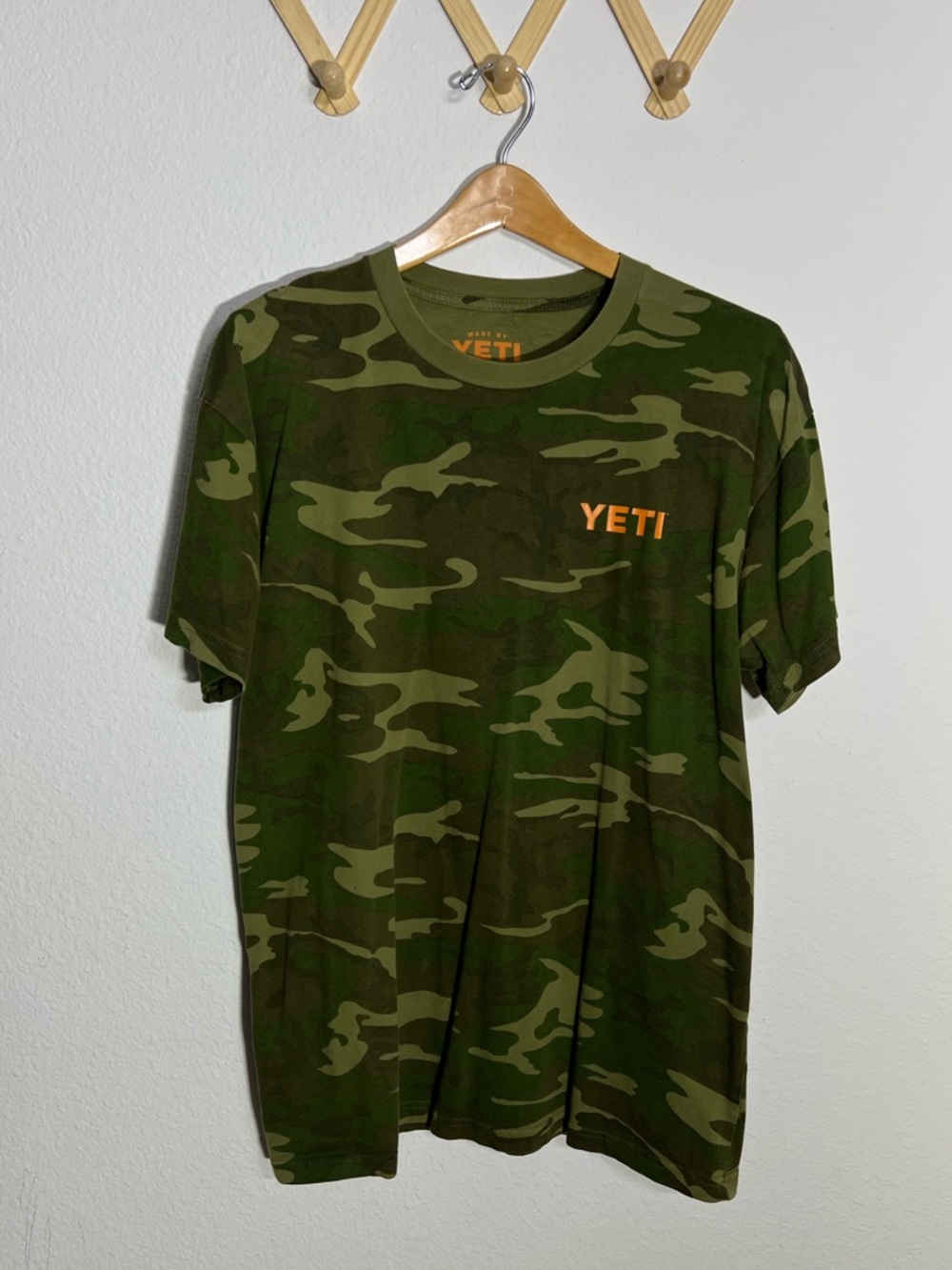YETI • men’s shirt